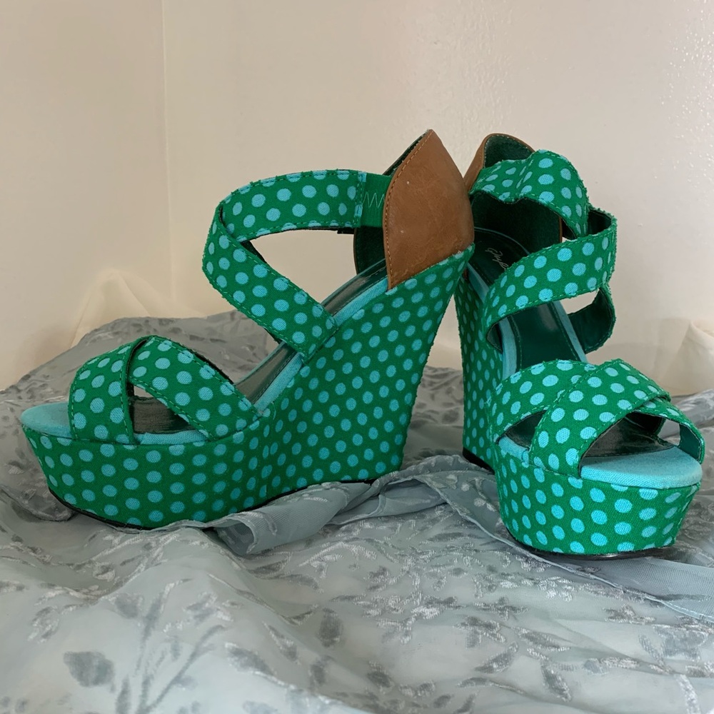 🍀 🌸 Qupid Polka Dot Strappy Wedge Sandal - Picture 2 of 14